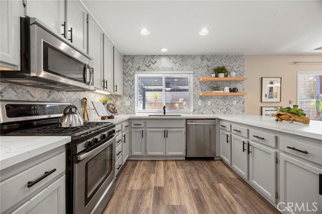 1534 Rowan Gln, Escondido CA: https://media.crmls.org/medias/d714bc45-910d-468b-950d-438b056c6a4c.jpg