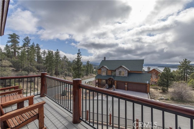 Detail Gallery Image 4 of 35 For 447 Windsong Pl, Big Bear Lake,  CA 92315 - 4 Beds | 3/1 Baths