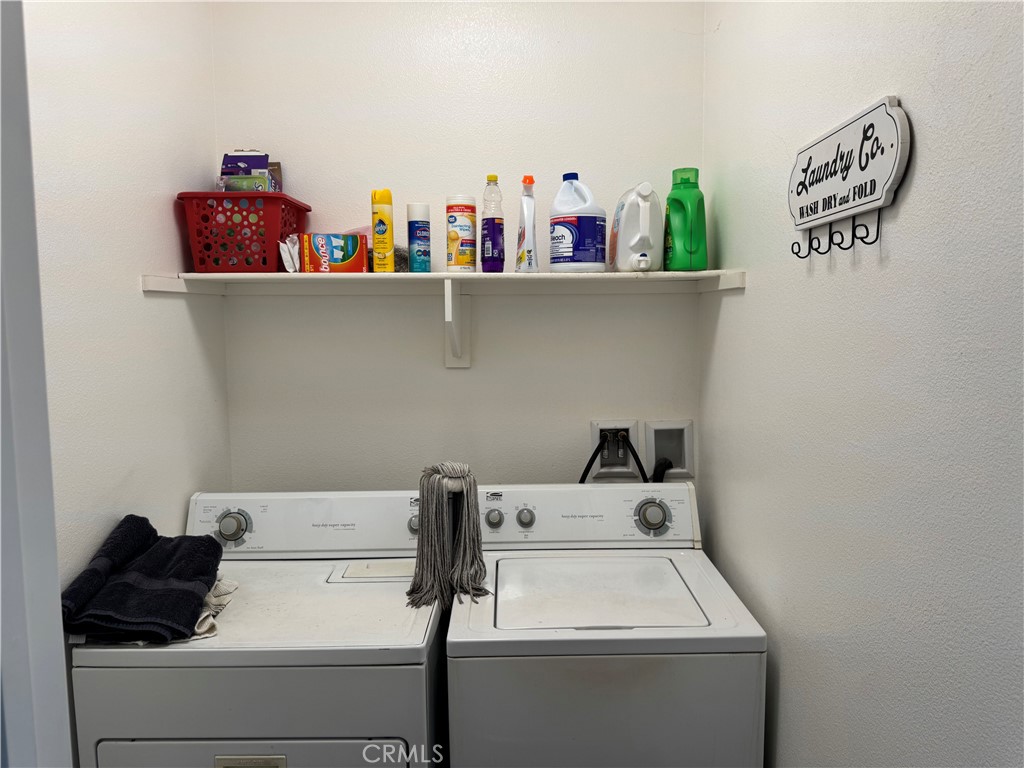 https://media.crmls.org/medias/d7165485-1c37-4404-99d5-973b90d3bf61.jpg?preset=X-Large