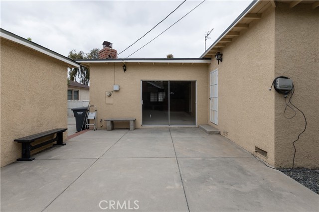 5939 Greentop Street, Lakewood CA: https://media.crmls.org/medias/d7174ed1-3713-4580-a82a-6cecf36bdbce.jpg