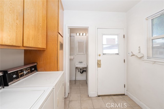 22226 Devonshire Street, Chatsworth CA: https://media.crmls.org/medias/d717d528-cd6e-4517-acec-12ef422b4cb2.jpg