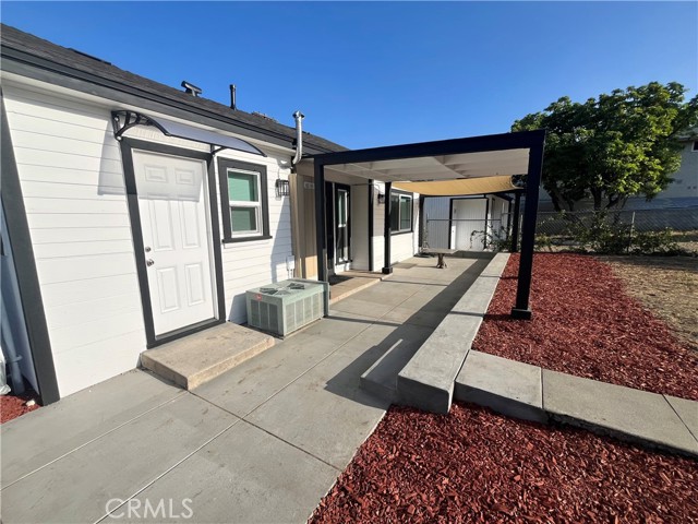 Detail Gallery Image 14 of 18 For 10322 Plainview Ave, Tujunga,  CA 91042 - 2 Beds | 1 Baths