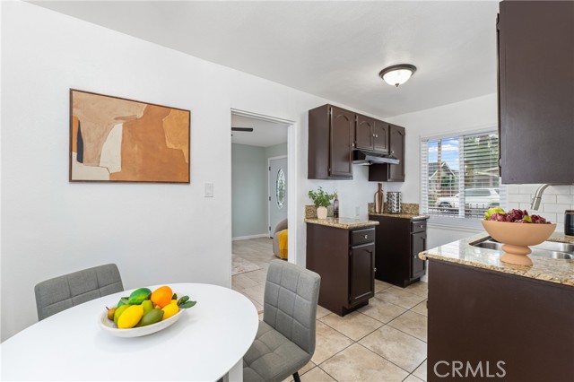 1048 S Record Avenue, East Los Angeles CA: https://media.crmls.org/medias/d7182dee-f911-4b4a-886f-986367b061c3.jpg