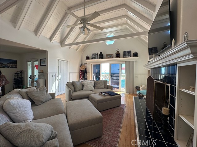 16685 S Pacific Avenue, Sunset Beach CA: https://media.crmls.org/medias/d718ef13-04a9-49a9-b475-7a207fd4f31d.jpg