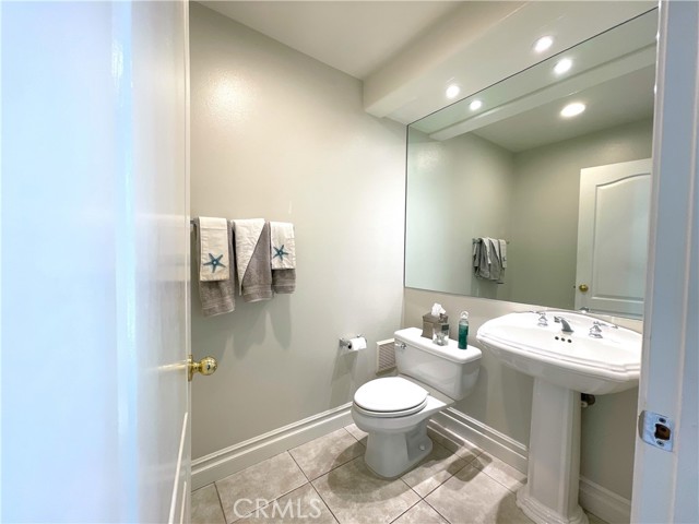 Detail Gallery Image 15 of 37 For 7248 Whitehall Ln, West Hills,  CA 91307 - 5 Beds | 4/1 Baths