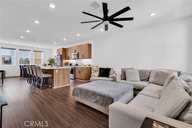 773 Grable S Circle, Orange CA: https://media.crmls.org/medias/d71a558e-5d3b-40d1-8c20-efaacb227b34.jpg