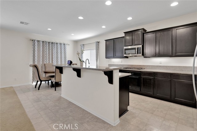 Detail Gallery Image 14 of 49 For 14267 Solterra Ln, Adelanto,  CA 92301 - 4 Beds | 3 Baths