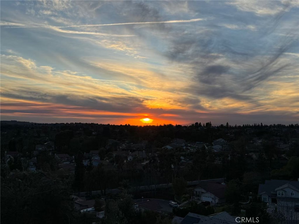 https://media.crmls.org/medias/d71ab8e0-3ebd-4319-b41c-86a46ac1af10.jpg?preset=X-Large