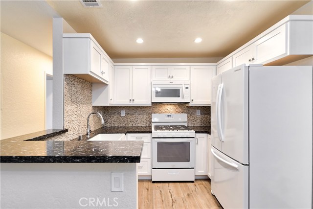 Detail Gallery Image 15 of 28 For 10 Carmesi, Rancho Santa Margarita,  CA 92688 - 2 Beds | 2 Baths