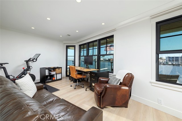 5903 E Corso Di Napoli, Long Beach CA: https://media.crmls.org/medias/d71b0152-be2b-4e5b-9c9b-9c38bc1ea731.jpg