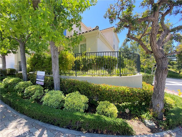 Detail Gallery Image 2 of 50 For 11734 Folkstone Ln, Bel Air,  CA 90077 - 4 Beds | 3/1 Baths