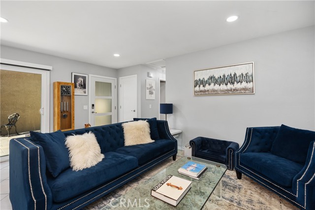 40 Tangerine, Irvine CA: https://media.crmls.org/medias/d71b9430-5881-4638-a8e0-aec90f7670b0.jpg