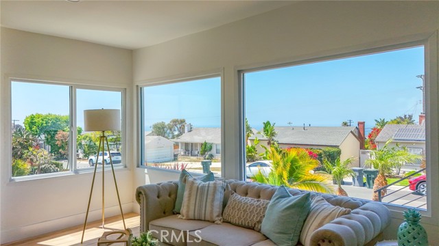 Detail Gallery Image 11 of 60 For 206 via Colusa, Redondo Beach,  CA 90277 - 4 Beds | 3 Baths