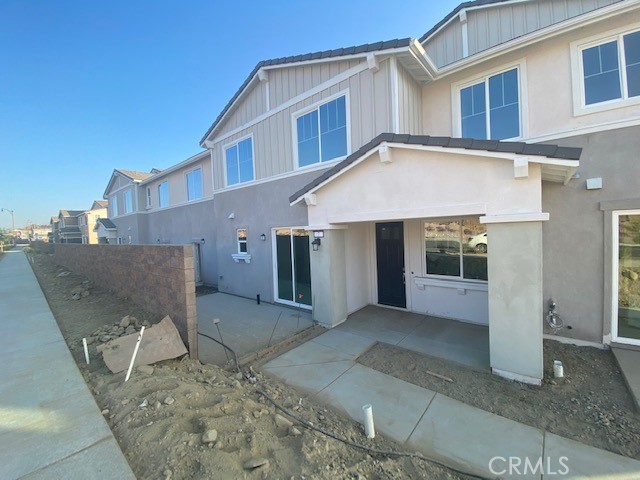 Detail Gallery Image 1 of 1 For 16650 Wyndham Ln #407,  Fontana,  CA 92336 - 3 Beds | 2/1 Baths