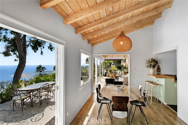 Detail Gallery Image 12 of 45 For 3662 Sweetwater Canyon Dr, Malibu,  CA 90265 - 3 Beds | 2 Baths