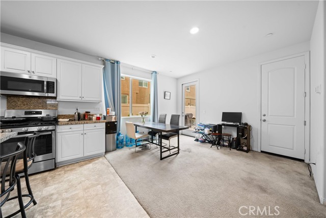 Detail Gallery Image 11 of 42 For 5874 Silver Oaks Dr, Chino,  CA 91710 - 3 Beds | 2/1 Baths
