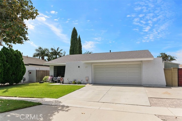 1817 N Symphony Street, Anaheim CA: https://media.crmls.org/medias/d71da4d7-8481-40d1-839b-200f7c6db845.jpg