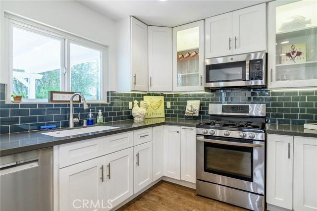 8042 Driftwood Drive, Huntington Beach CA: https://media.crmls.org/medias/d71ebd15-979f-46a8-bdf8-f7508cca0084.jpg