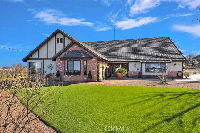 Detail Gallery Image 3 of 68 For 5205 Snow Line, Phelan,  CA 92371 - 3 Beds | 2 Baths