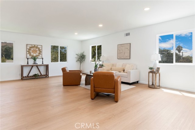5701 Milton photo 17