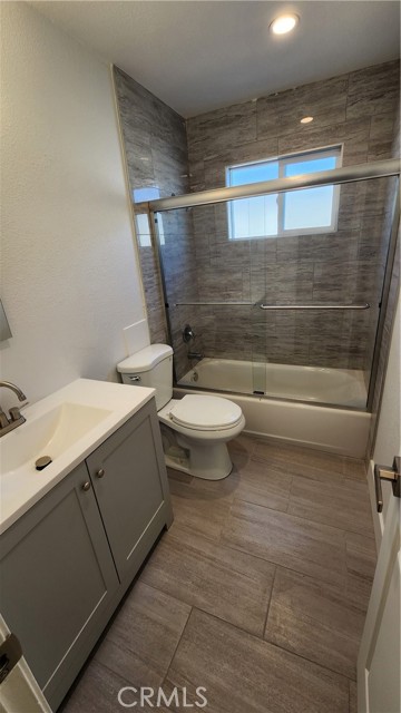 BA2 - tile is lighter than it looks