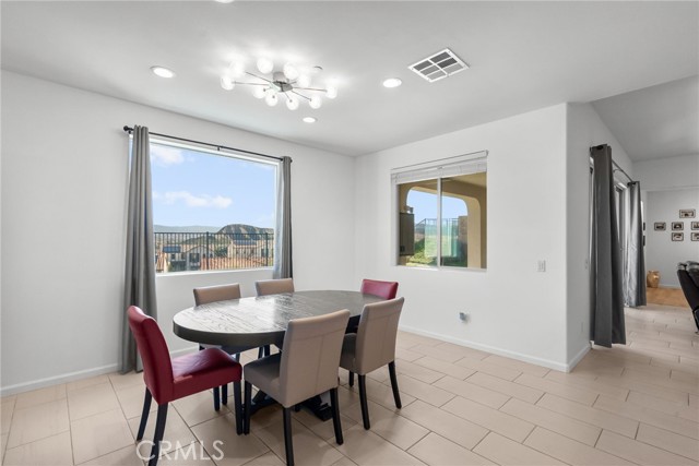Detail Gallery Image 18 of 56 For 18797 Big Cedar Dr, Canyon Country,  CA 91387 - 5 Beds | 3 Baths