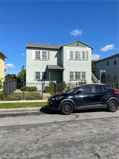 Detail Gallery Image 2 of 20 For 2115 W 102nd, Los Angeles,  CA 90047 - – Beds | – Baths