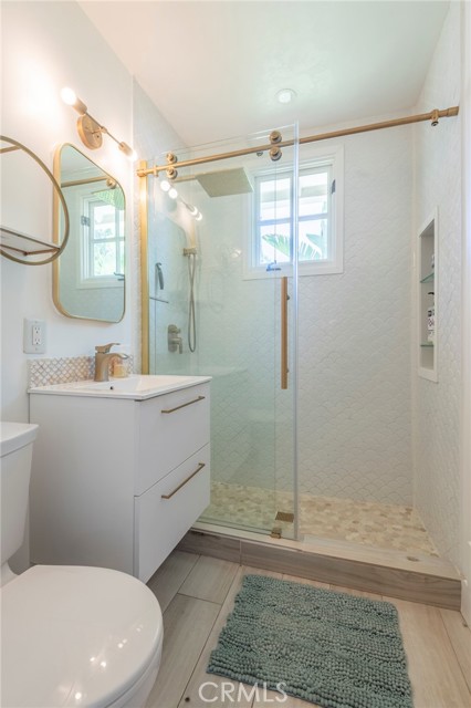 5223 Alhama Drive, Woodland Hills CA: https://media.crmls.org/medias/d722deb5-57b0-49ec-903e-079fbf98010b.jpg