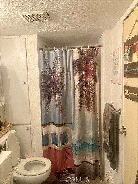 320 Metropole Avenue, Avalon CA: https://media.crmls.org/medias/d7231286-0903-4c85-b35c-0e9f1359add1.jpg