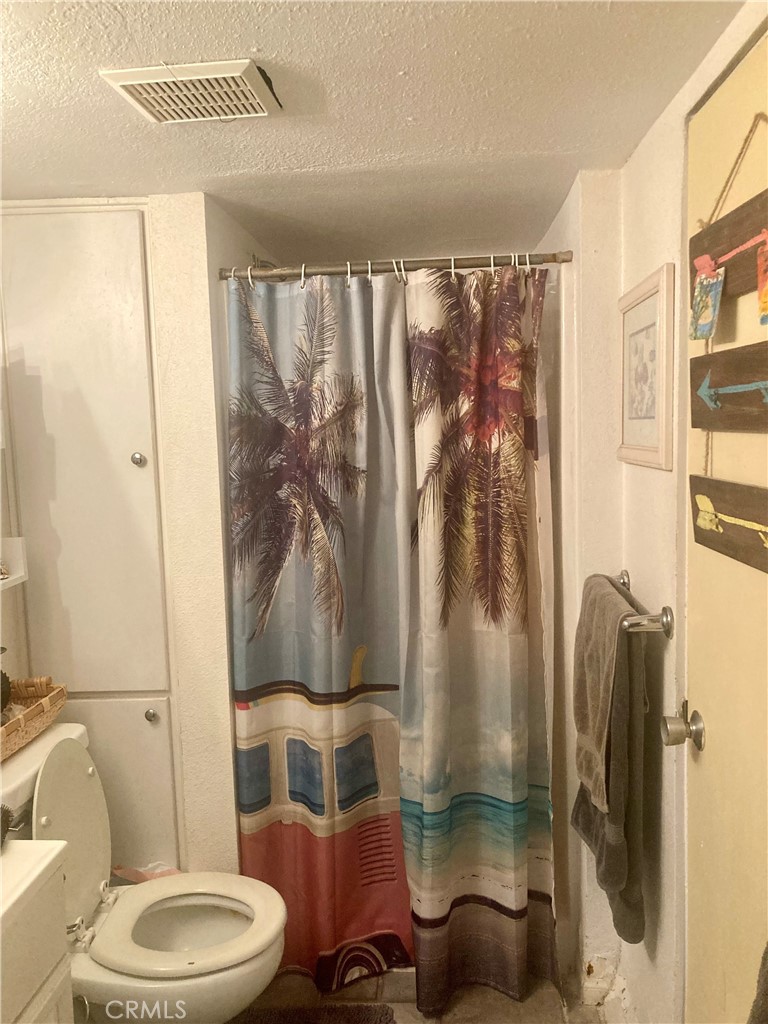 https://media.crmls.org/medias/d7231286-0903-4c85-b35c-0e9f1359add1.jpg?preset=X-Large