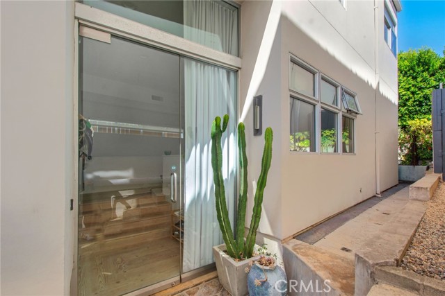 Detail Gallery Image 2 of 39 For 912 Santa Ana St, Laguna Beach,  CA 92651 - 2 Beds | 2/1 Baths