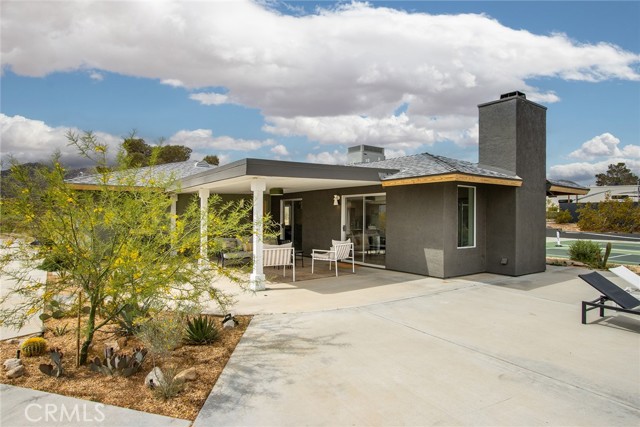 61584 Pueblo Trail, Joshua Tree CA: https://media.crmls.org/medias/d7245636-bac2-4713-bfc7-2b3d11e0d12b.jpg