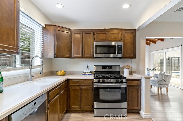 Detail Gallery Image 8 of 30 For 1413 Juanita Ct, Upland,  CA 91786 - 4 Beds | 2 Baths