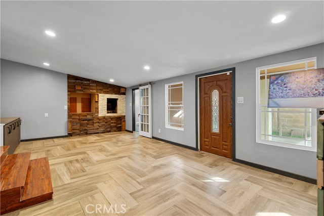 Detail Gallery Image 15 of 18 For 4512 W Watkins Way, Santa Ana,  CA 92704 - 3 Beds | 2 Baths