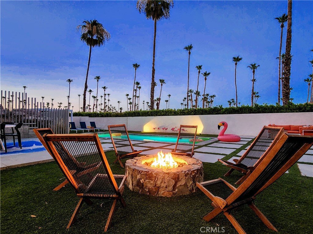 https://media.crmls.org/medias/d725e309-8b42-40eb-b0d6-1c9935b719bc.jpg?preset=X-Large