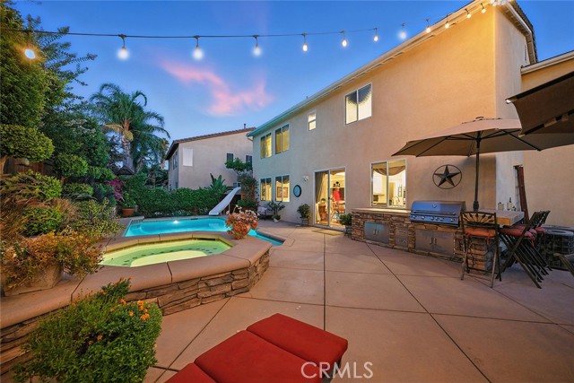 13742 Woodcrest Court, Eastvale CA: https://media.crmls.org/medias/d72639c1-b208-4c9e-ab63-1b1f10bb8ce9.jpg