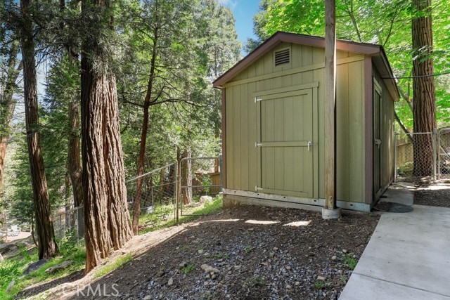 Detail Gallery Image 33 of 38 For 23950 Bowl Rd, Crestline,  CA 92325 - 4 Beds | 2 Baths