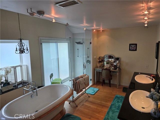 6233 Orion Avenue, Van Nuys CA: https://media.crmls.org/medias/d7267dc4-0d95-4d68-a70b-324fd7098b0a.jpg