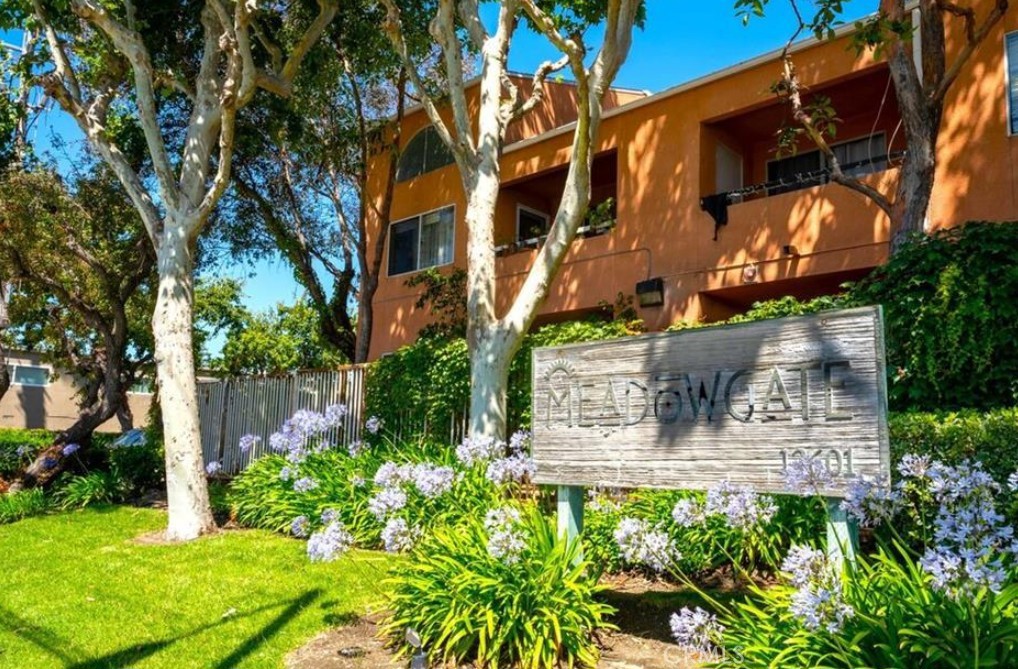 12601 Van Nuys #241