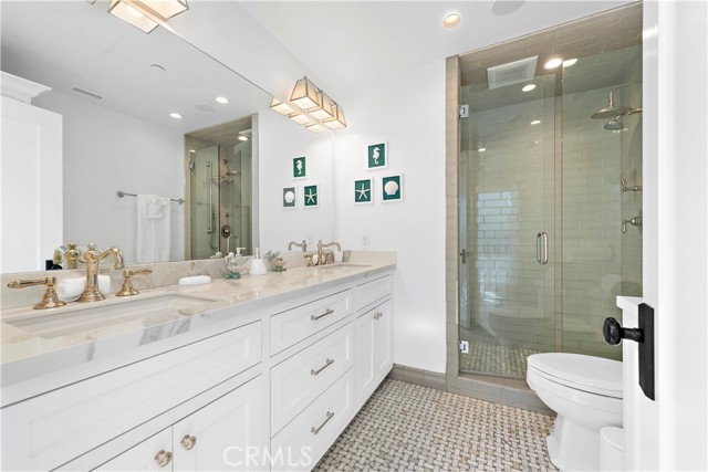 Detail Gallery Image 18 of 31 For 156 Pearl St, Laguna Beach,  CA 92651 - 3 Beds | 2 Baths