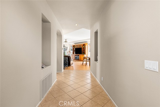 Detail Gallery Image 5 of 53 For 1318 S Bay Hill, Banning,  CA 92220 - 2 Beds | 2 Baths