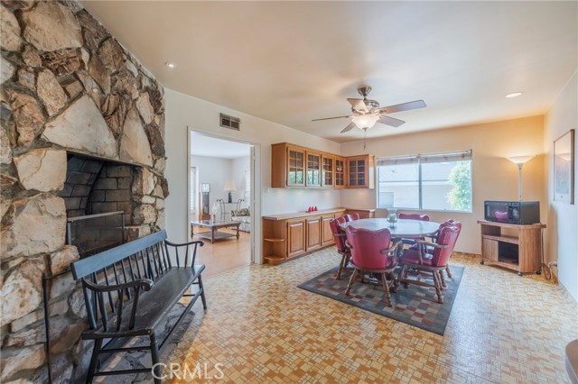 223 N Enrose Avenue, San Pedro CA: https://media.crmls.org/medias/d72765fe-ebe1-4498-843a-d9b1aede366a.jpg