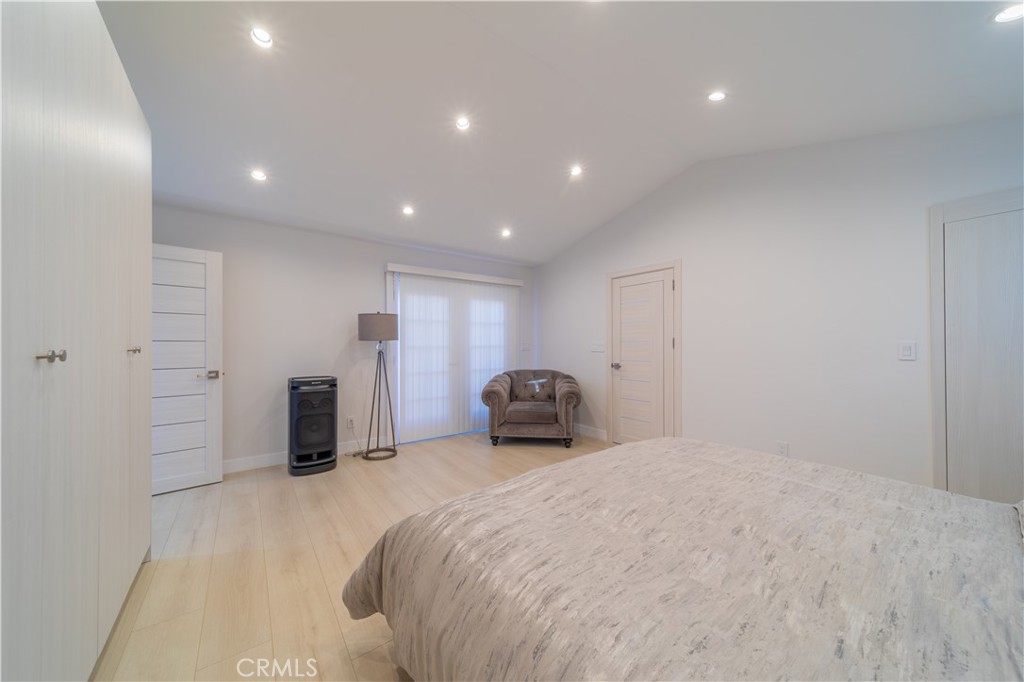 902 E WALNUT AvenueBurbank img 22
