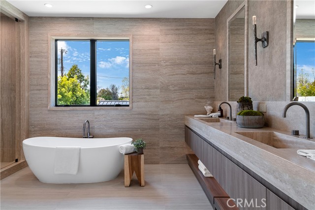 Detail Gallery Image 31 of 64 For 5335 Sunnyslope Ave, Sherman Oaks,  CA 91401 - 6 Beds | 6/1 Baths