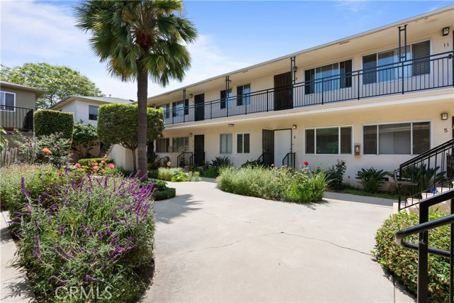 1831 E Appleton Street, Long Beach CA: https://media.crmls.org/medias/d72965fc-a1dd-4a7f-a510-d4387f6b03dd.jpg