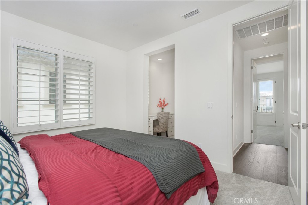 MLS #OC25181790 image #23