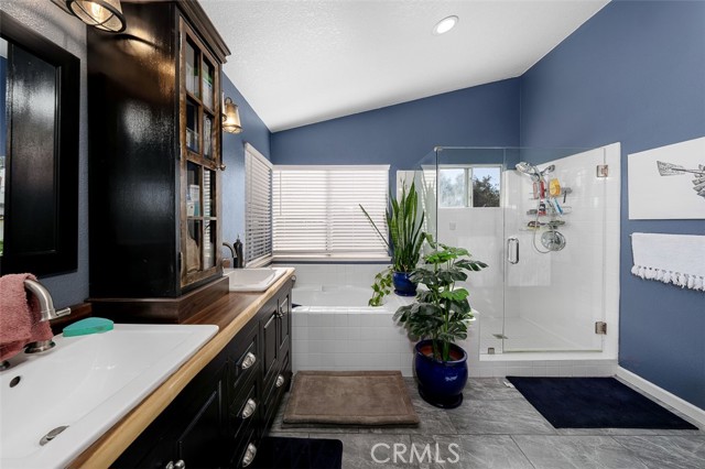 Detail Gallery Image 31 of 60 For 554 Edgewater, Oceanside,  CA 92057 - 4 Beds | 3 Baths