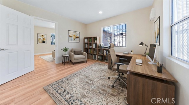 Detail Gallery Image 12 of 36 For 122 W 53rd Back Unit,  Los Angeles,  CA 90037 - 1 Beds | 1 Baths