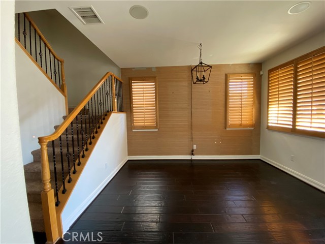 Detail Gallery Image 7 of 7 For 7986 Barnstormer Ct, Chino,  CA 91708 - 3 Beds | 2/1 Baths