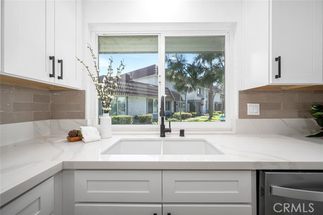 Image 18 of 74 For 11268 Morgen Way